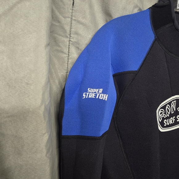 Ron Jon wet suit - Picture 3 of 5